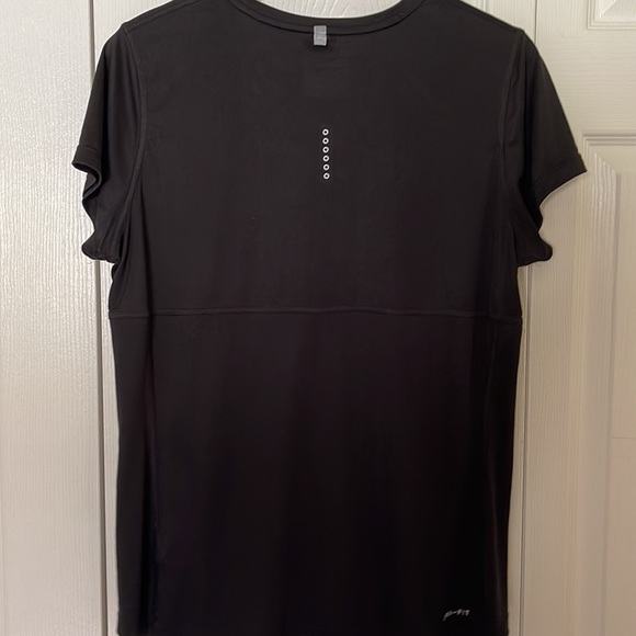 Nike Dri-Fit T-Shirt - Picture 3 of 3